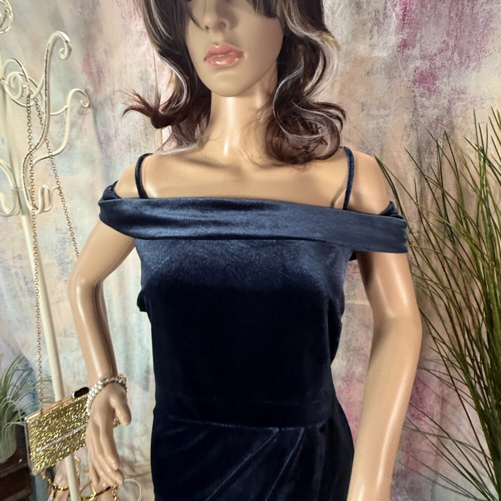 NEW📌Blush Mark French Blue Velvet Off-the-Shoulder Midi Many Occasions Dress - Picture 3 of 16